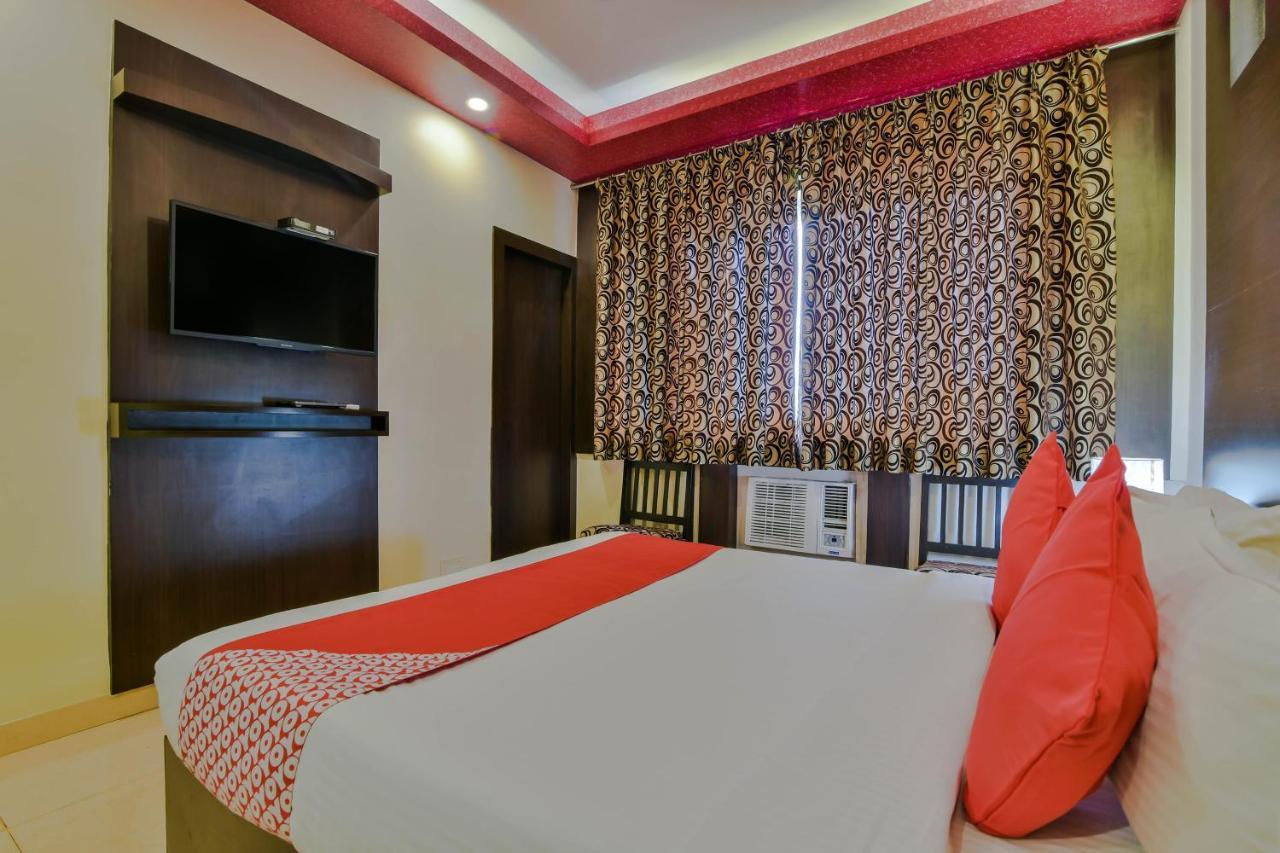Hotel Manoshanti Панаджи Экстерьер фото