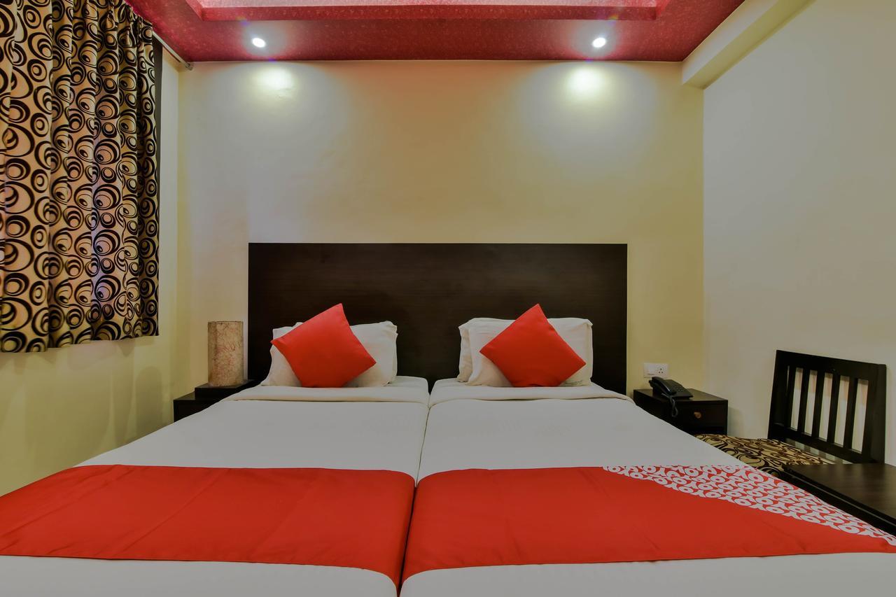 Hotel Manoshanti Панаджи Экстерьер фото
