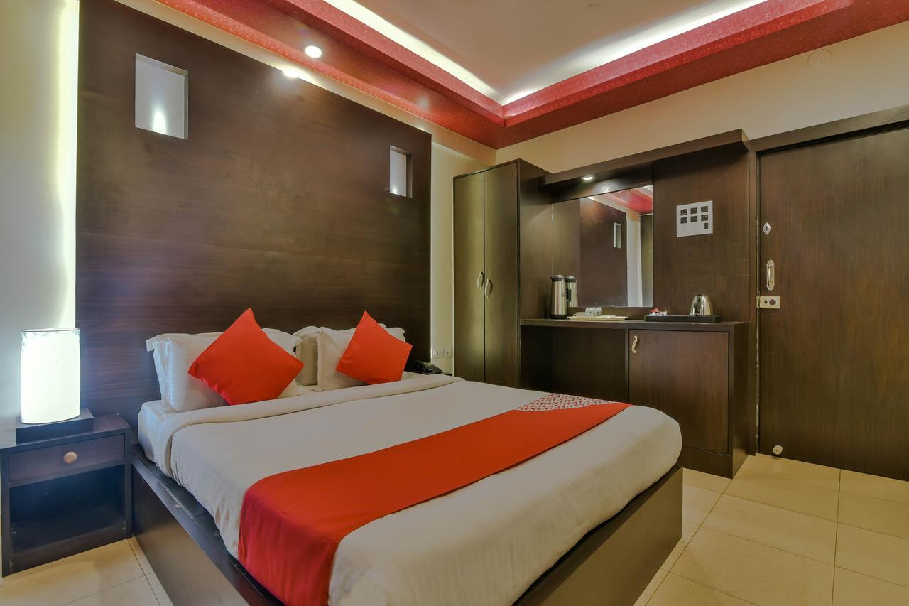 Hotel Manoshanti Панаджи Экстерьер фото