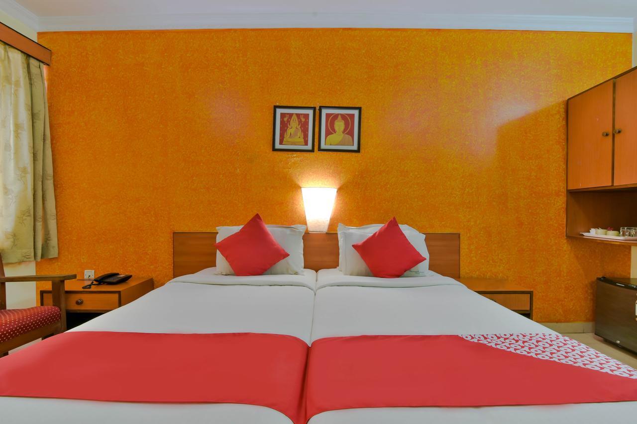 Hotel Manoshanti Панаджи Экстерьер фото