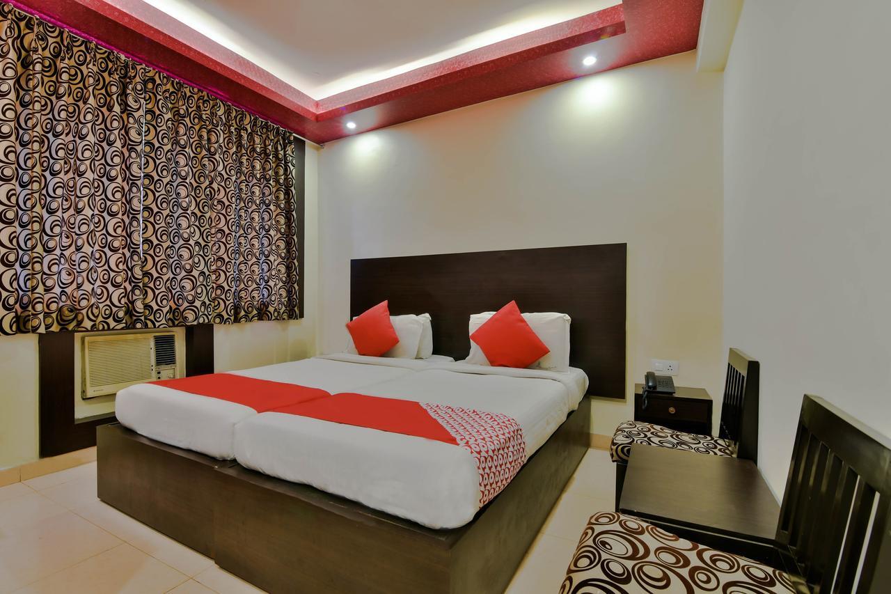 Hotel Manoshanti Панаджи Экстерьер фото