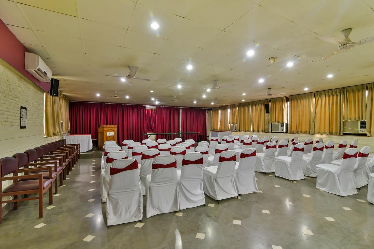 Hotel Manoshanti Панаджи Экстерьер фото